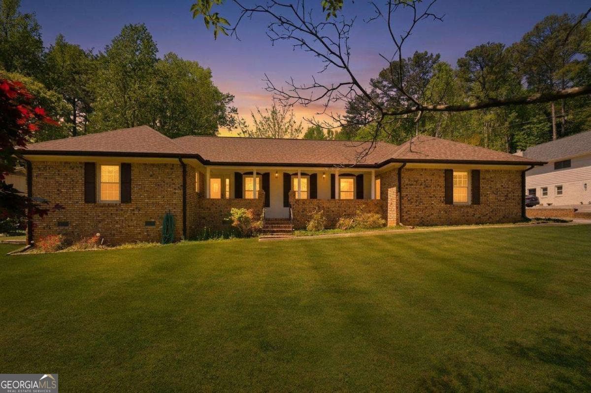 751 Oakley Nw Dr — photo 2