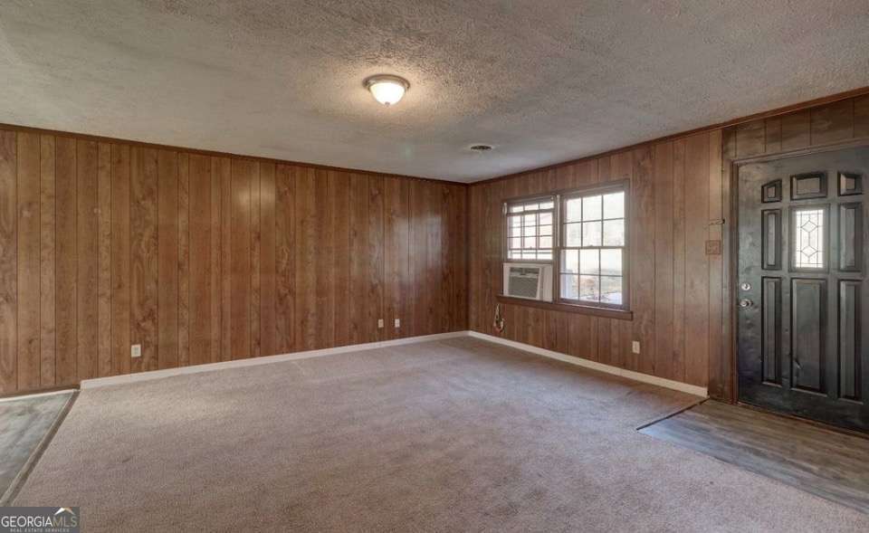 107 Oakwood Circle — photo 2