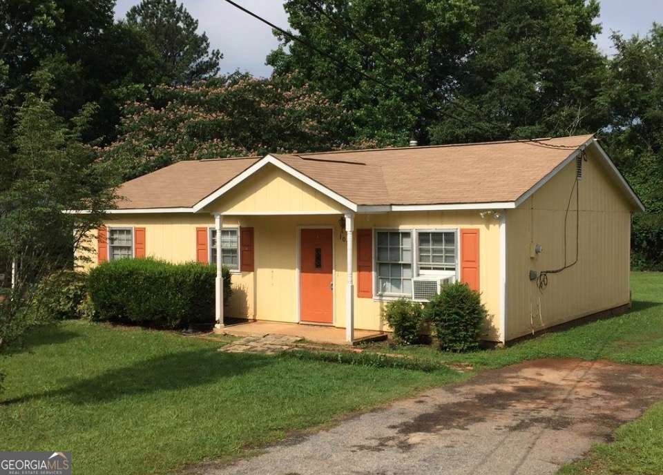 107 Oakwood Circle — photo 1