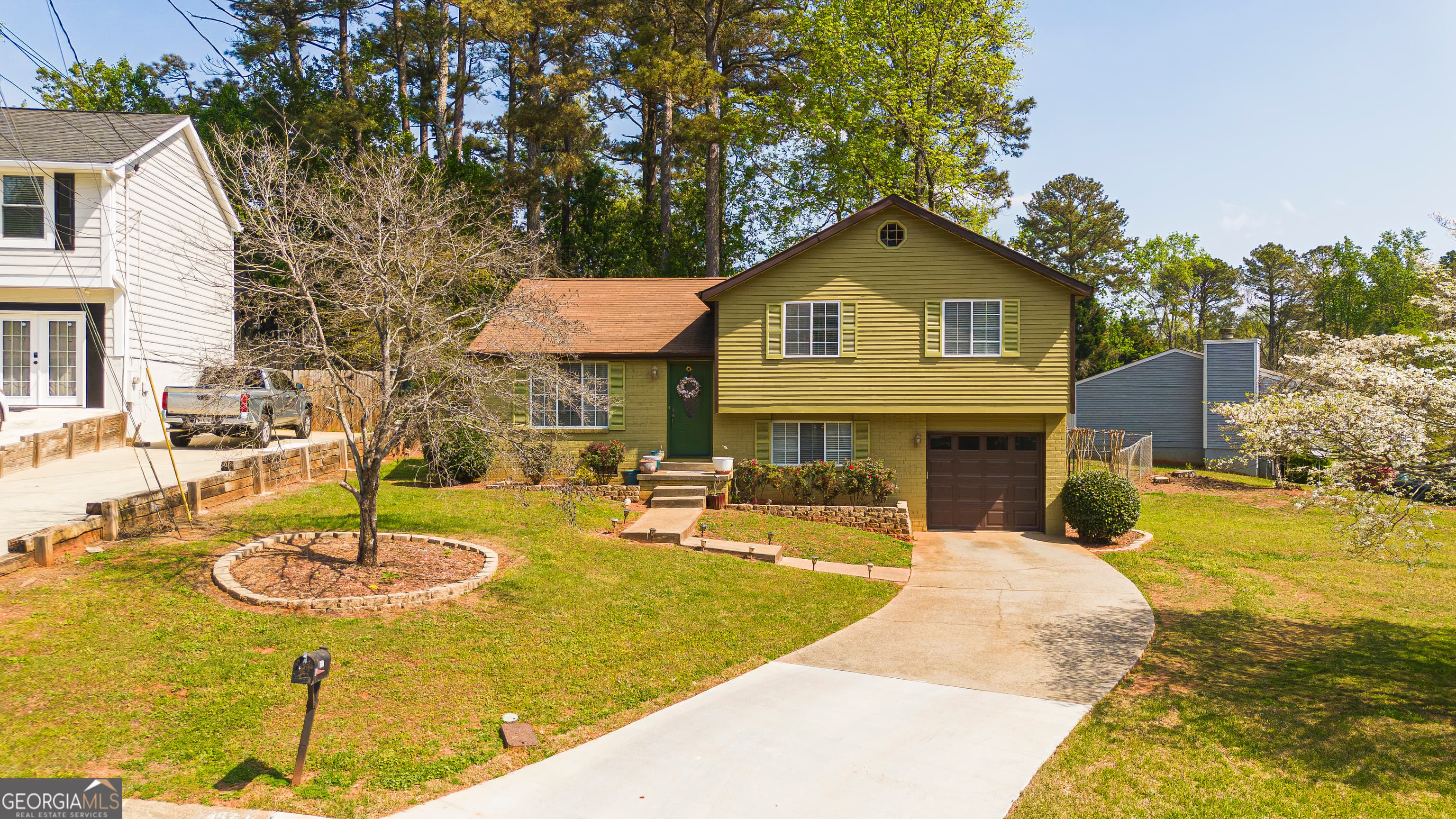 4592 Midridge Dr — photo 1