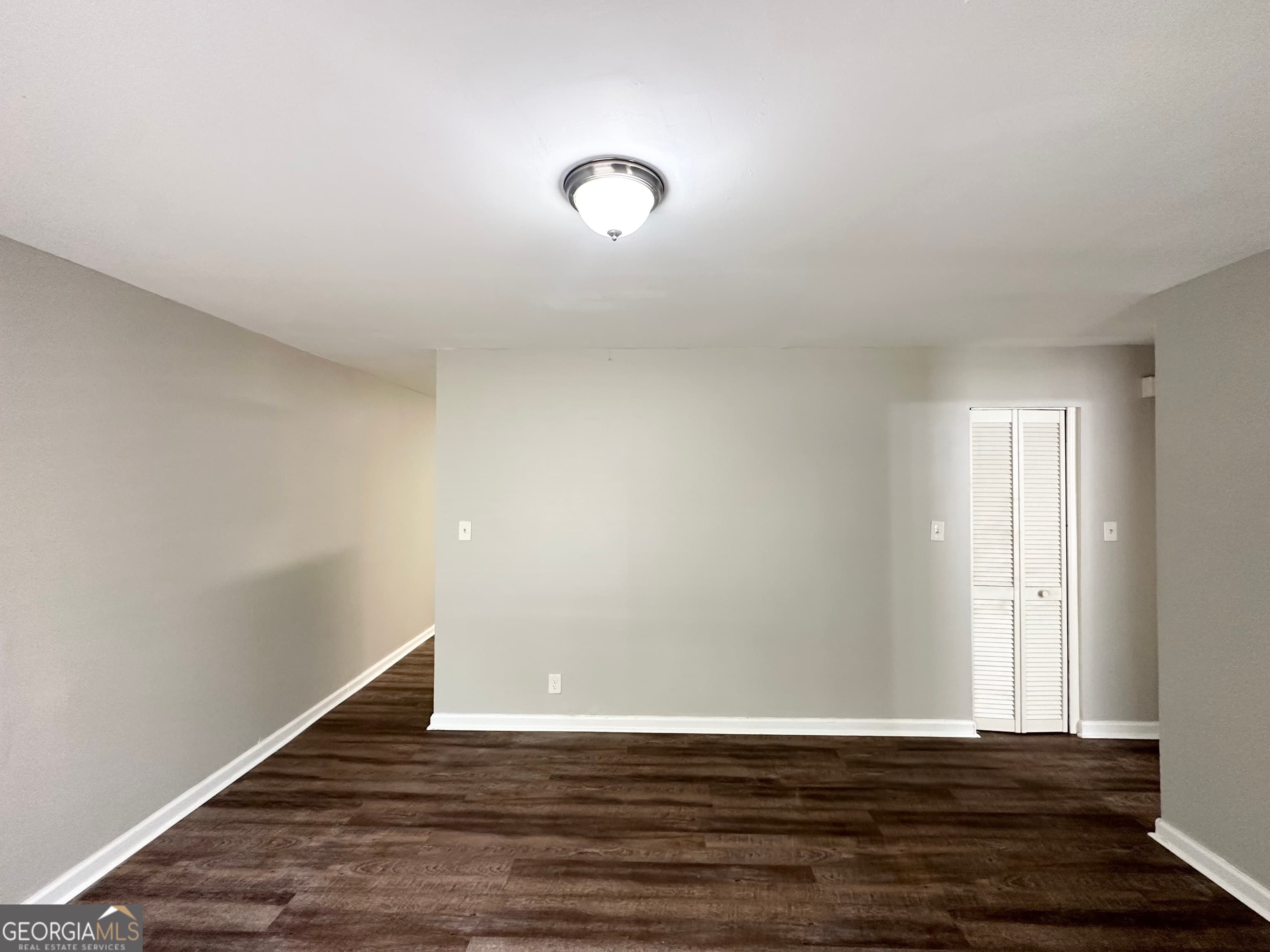 830 Mercury Dr — photo 2