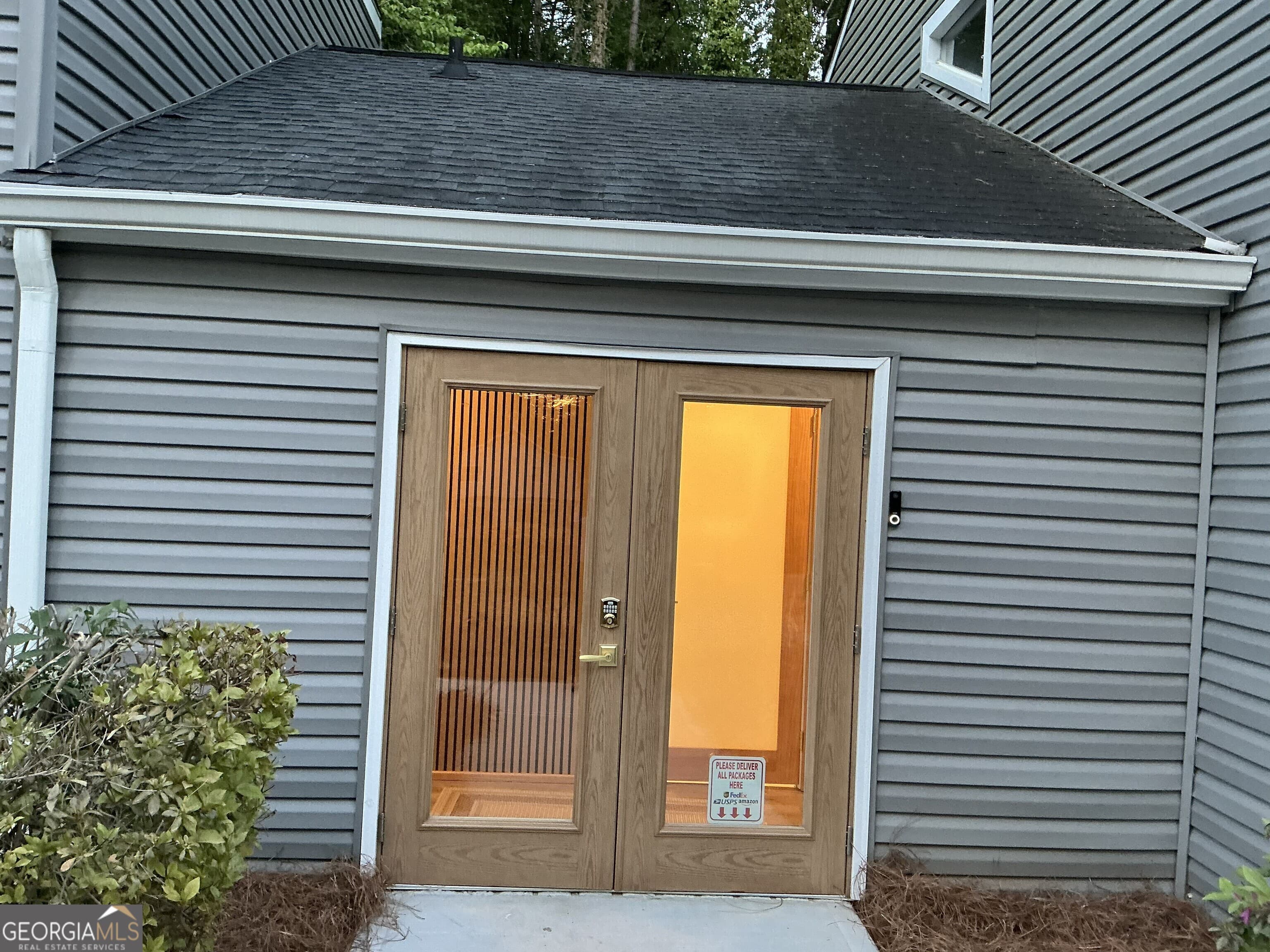 360 Vineyard Nw Dr — photo 2