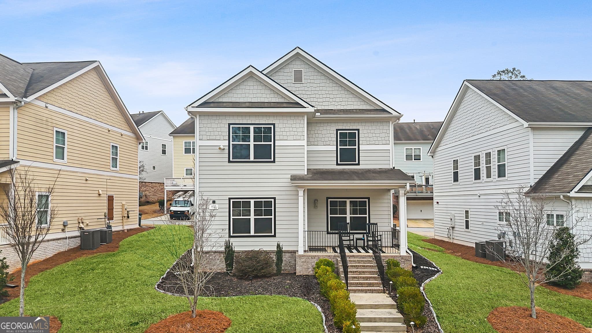 833 Jensmith Ave — photo 1