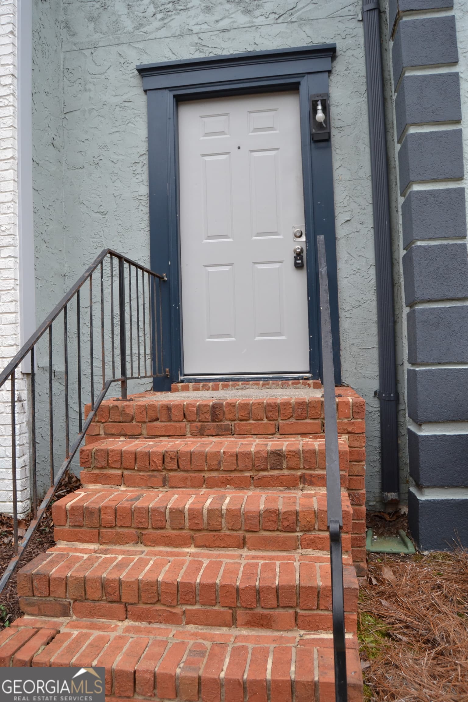 1650 Cedar Bluff Way — photo 1