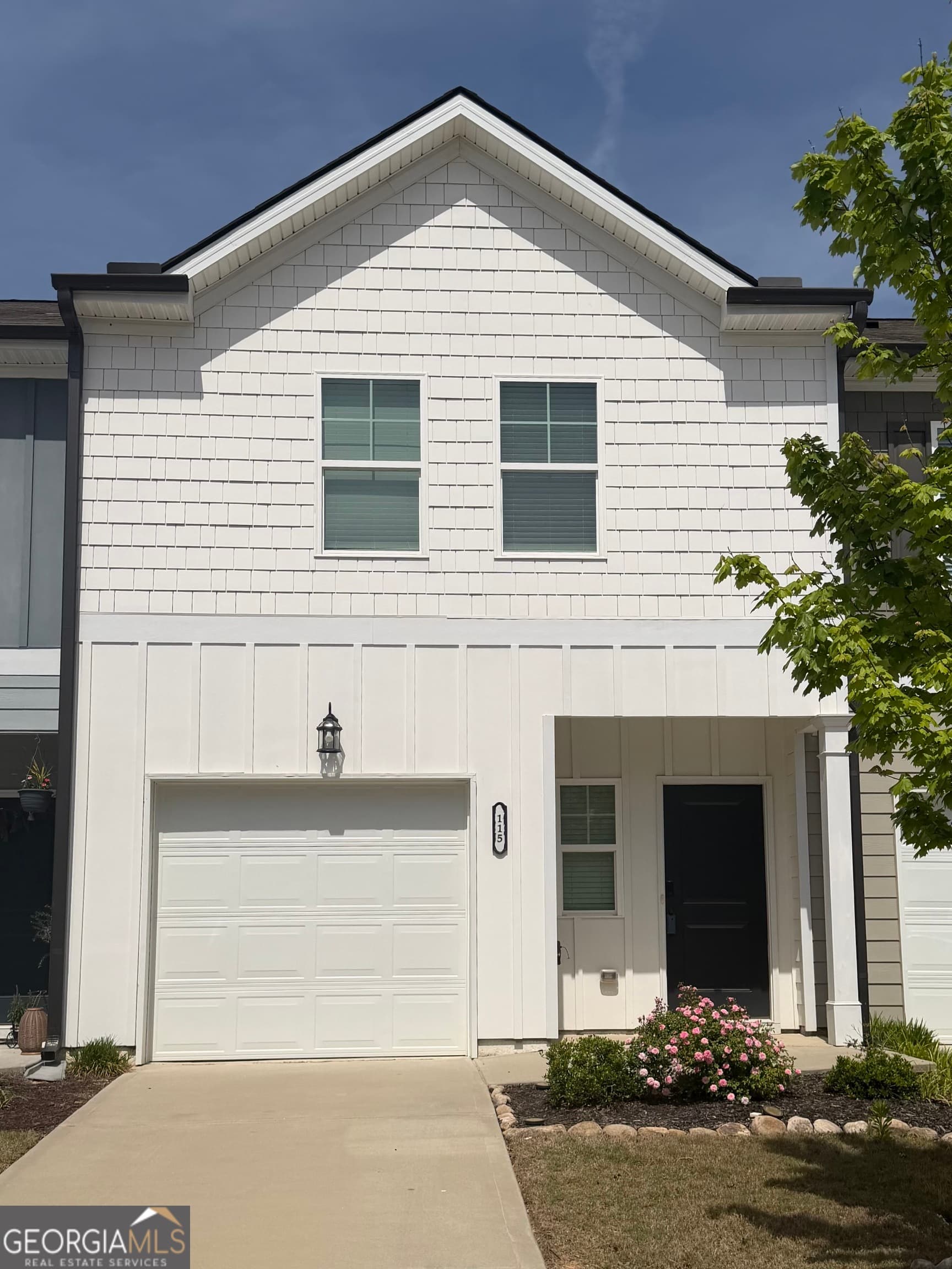 115 Buckingham Ln — photo 1