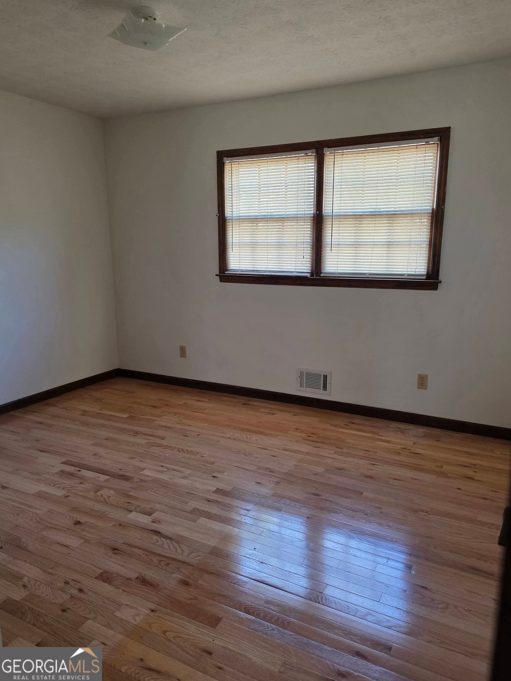 345 E Richard Way — photo 34