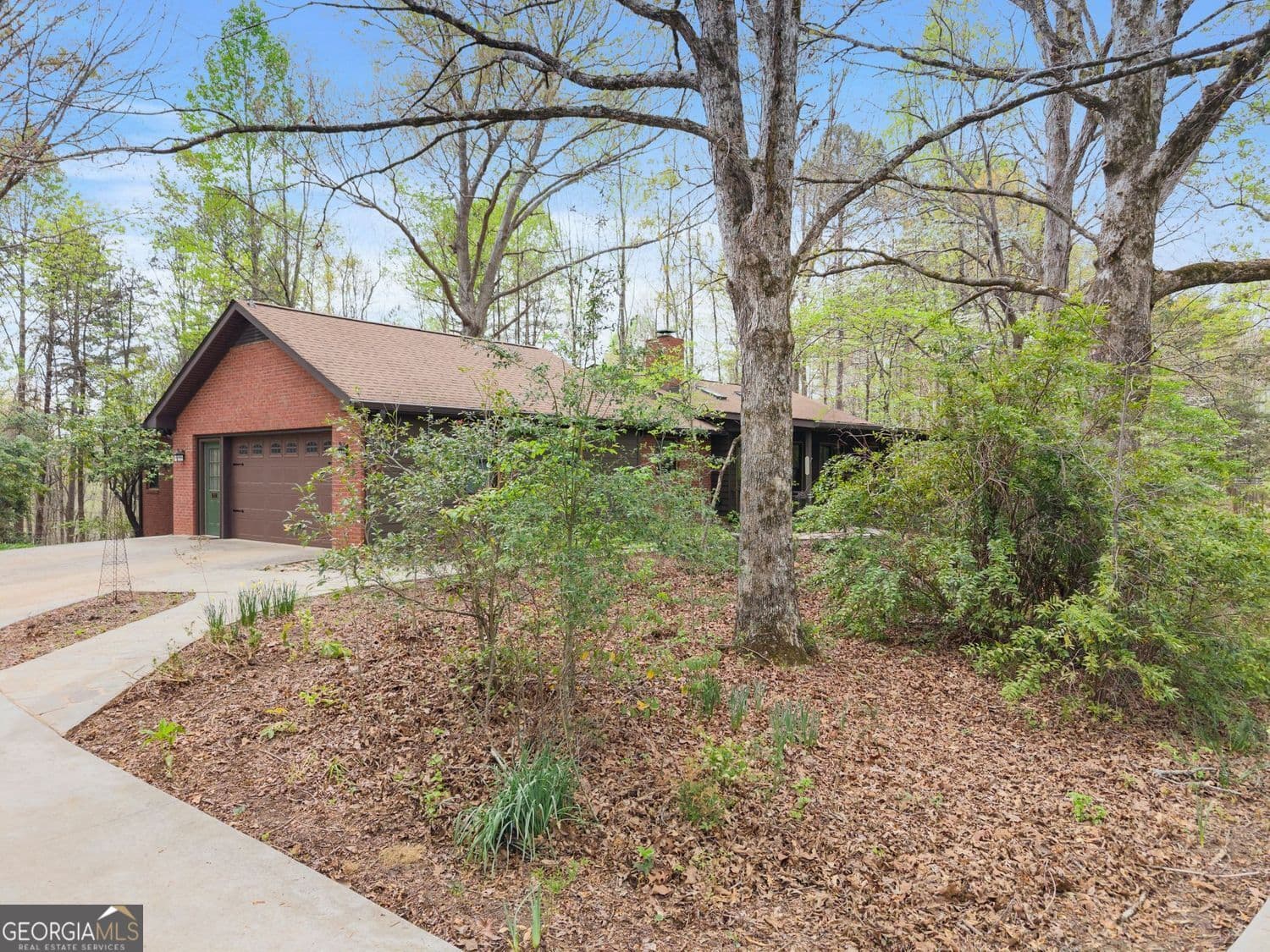 353 Riverwood Rd — photo 2