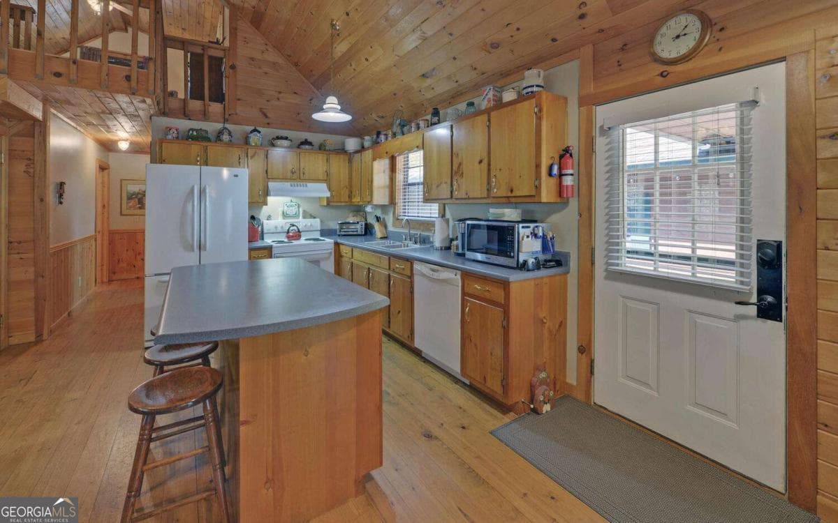 380 Bear Foot Dr — photo 2