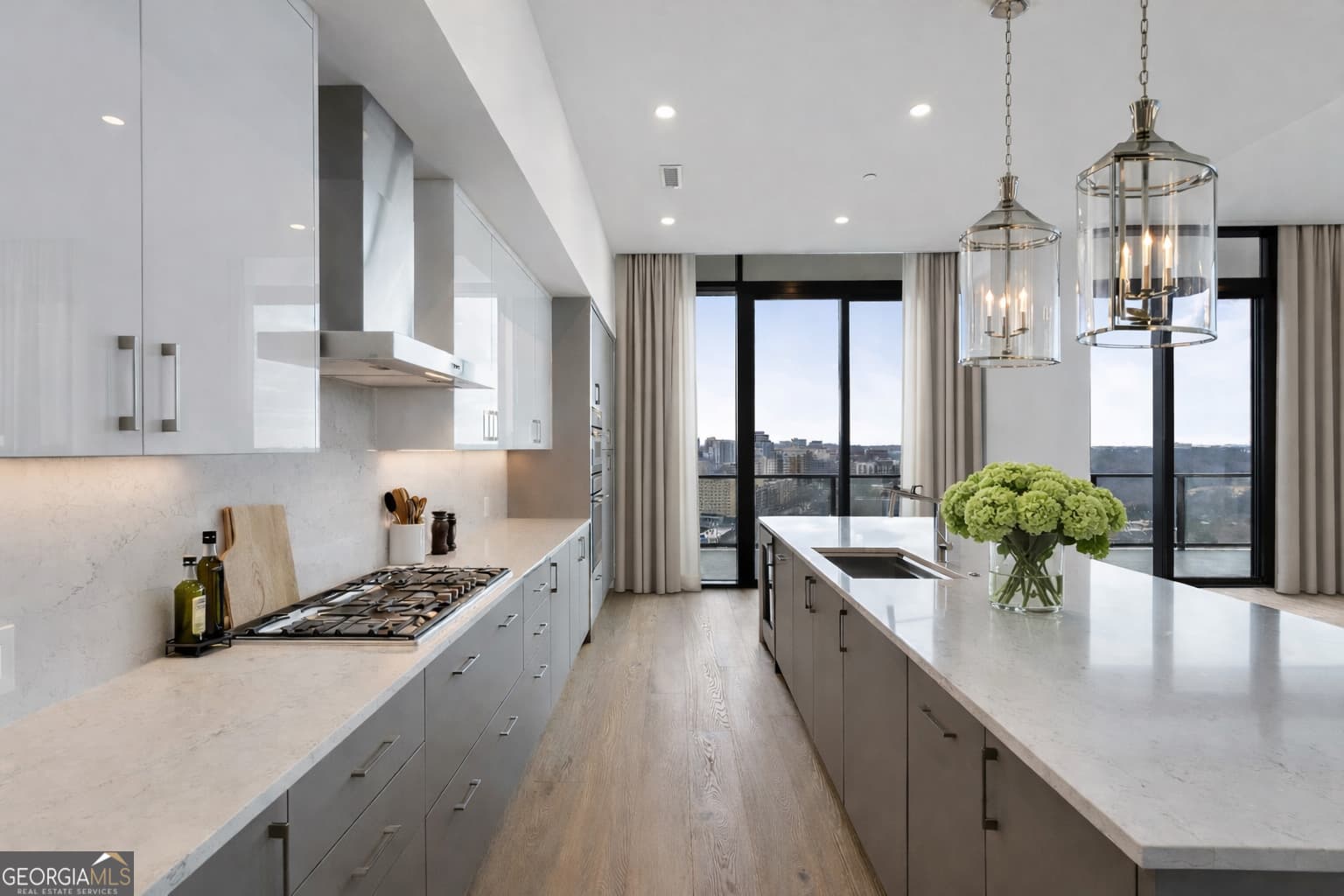 2425 Peachtree Rd 1806 — photo 2