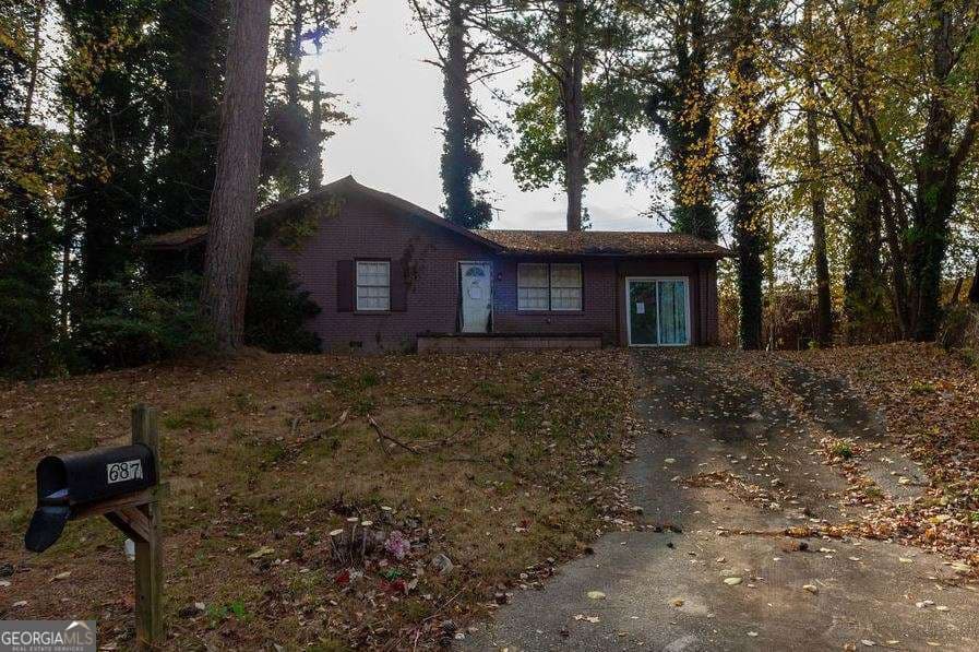 687 Utoy Ct — photo 1