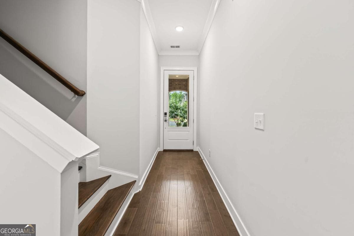 240 Walker Ave — photo 2