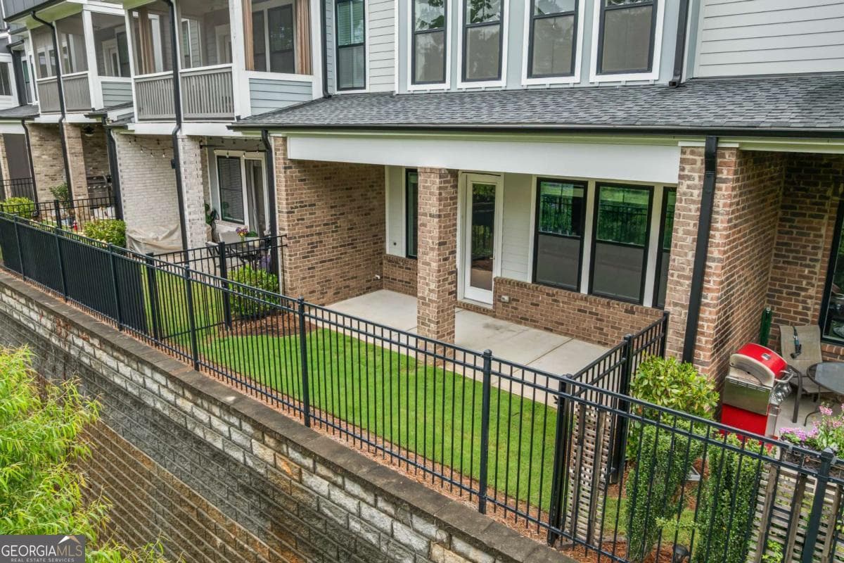 240 Walker Ave — photo 46