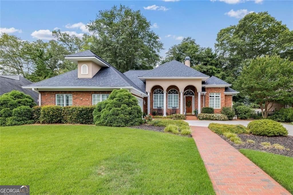 311 Vinings Nw Walk — photo 2