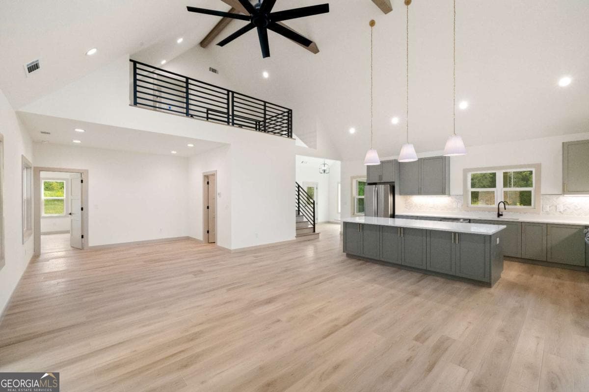 90 Cold Springs Rd — photo 2