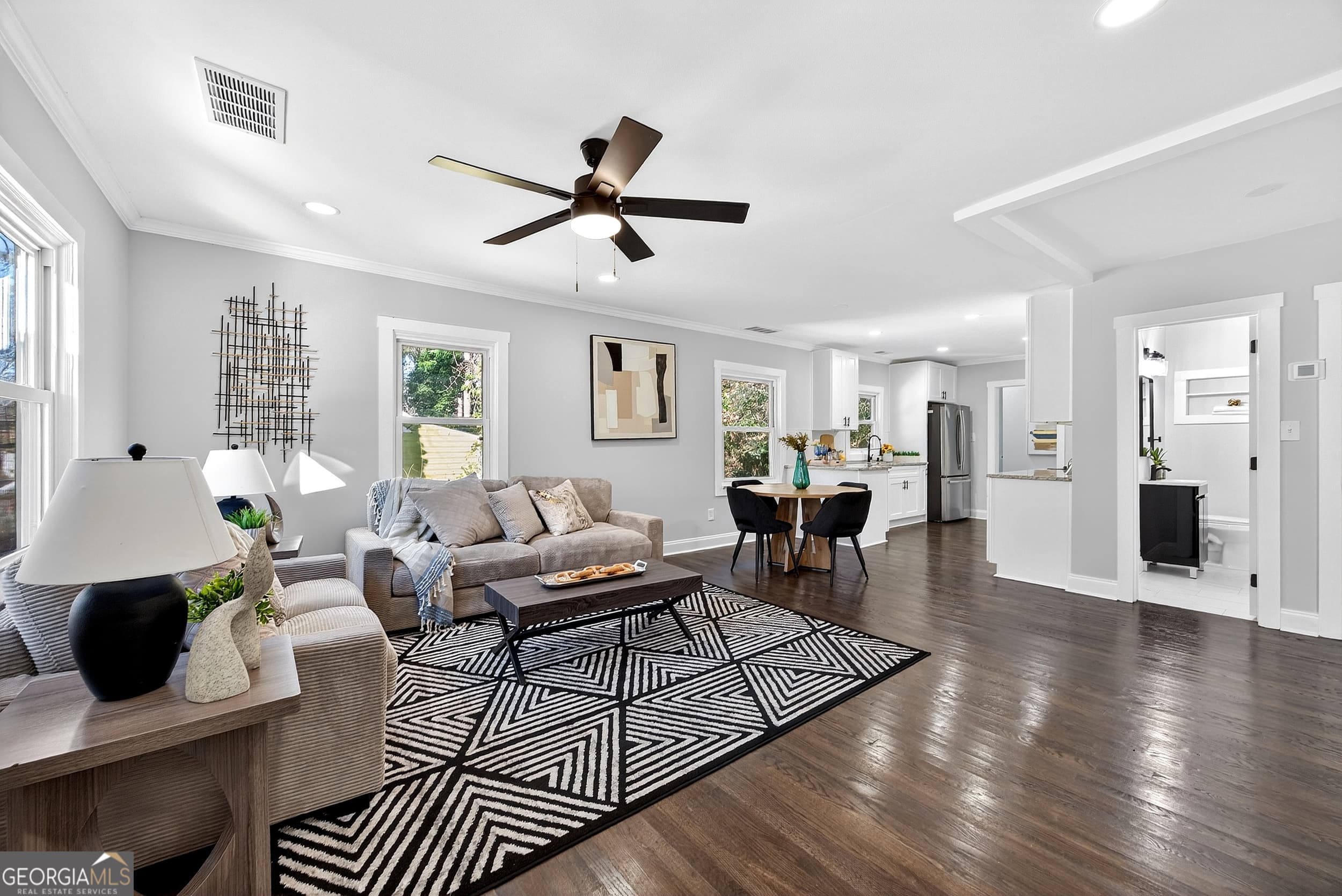 430 Wilkinson Se Dr — photo 1