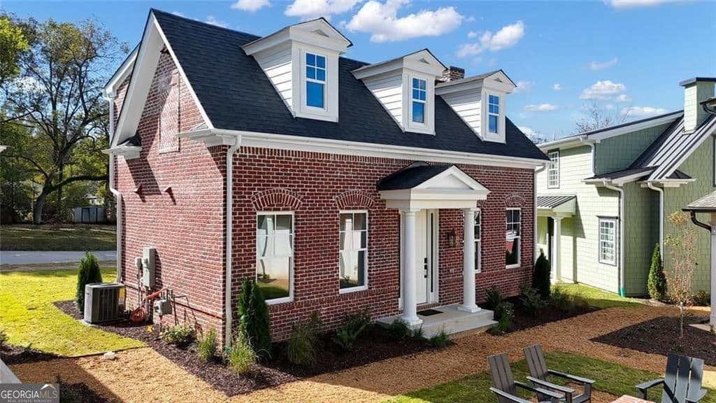 124 Morgan St — photo 1