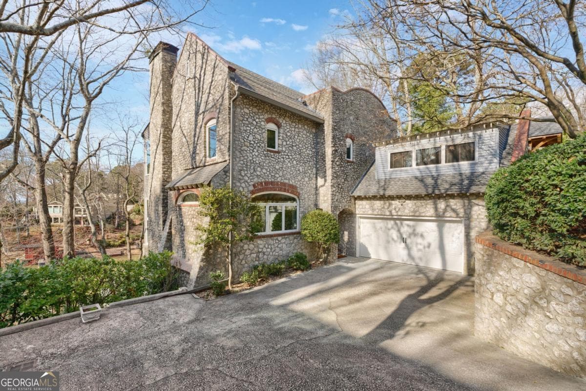 606 Hilltop Ln — photo 1