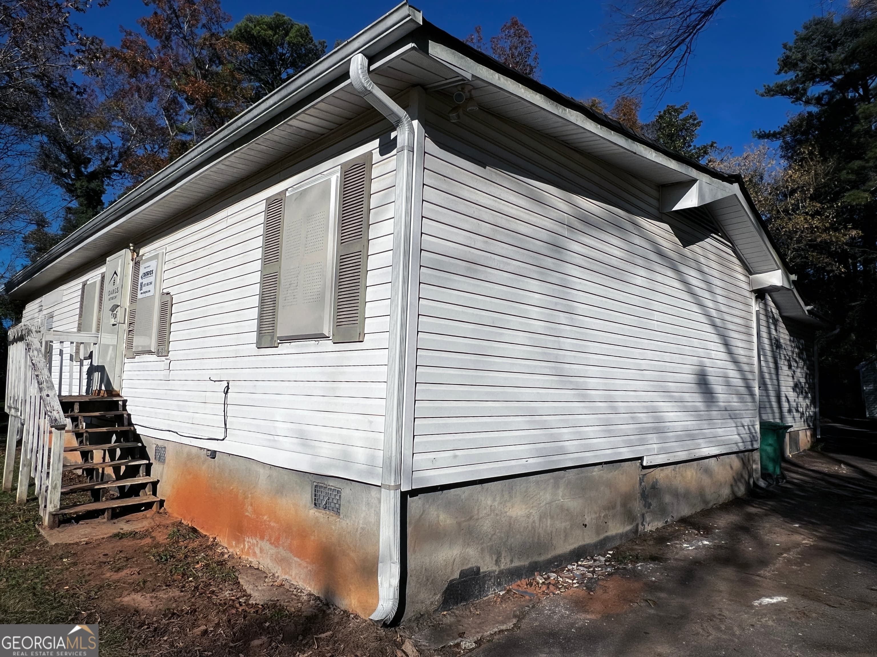 4256 Lindsey Dr — photo 2