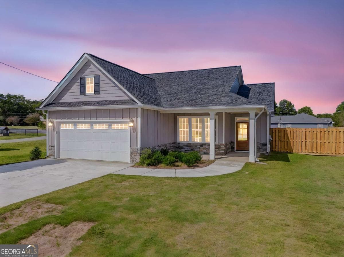 109 Forrest Ave — photo 2