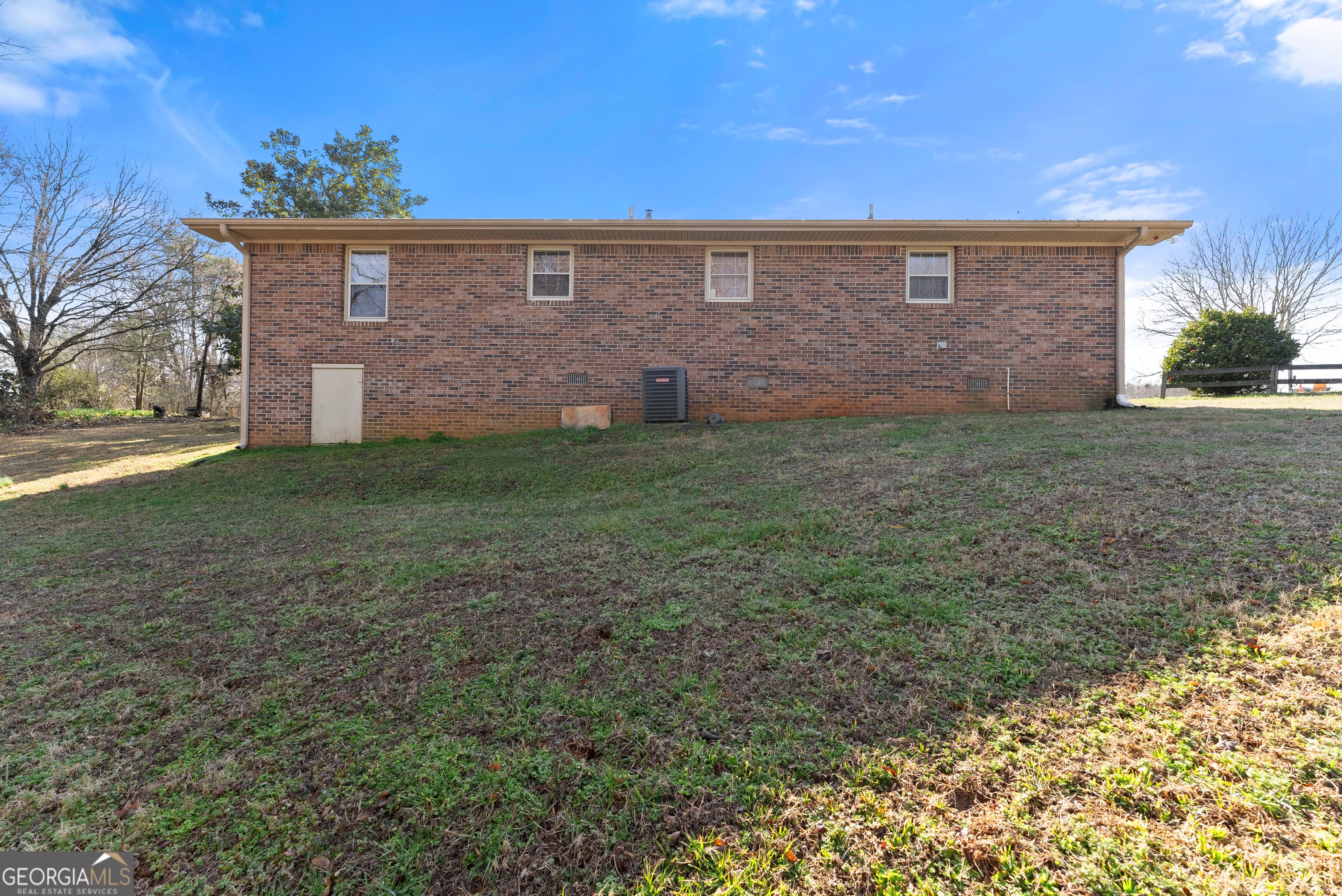 431 Clover Leaf Rd — photo 2