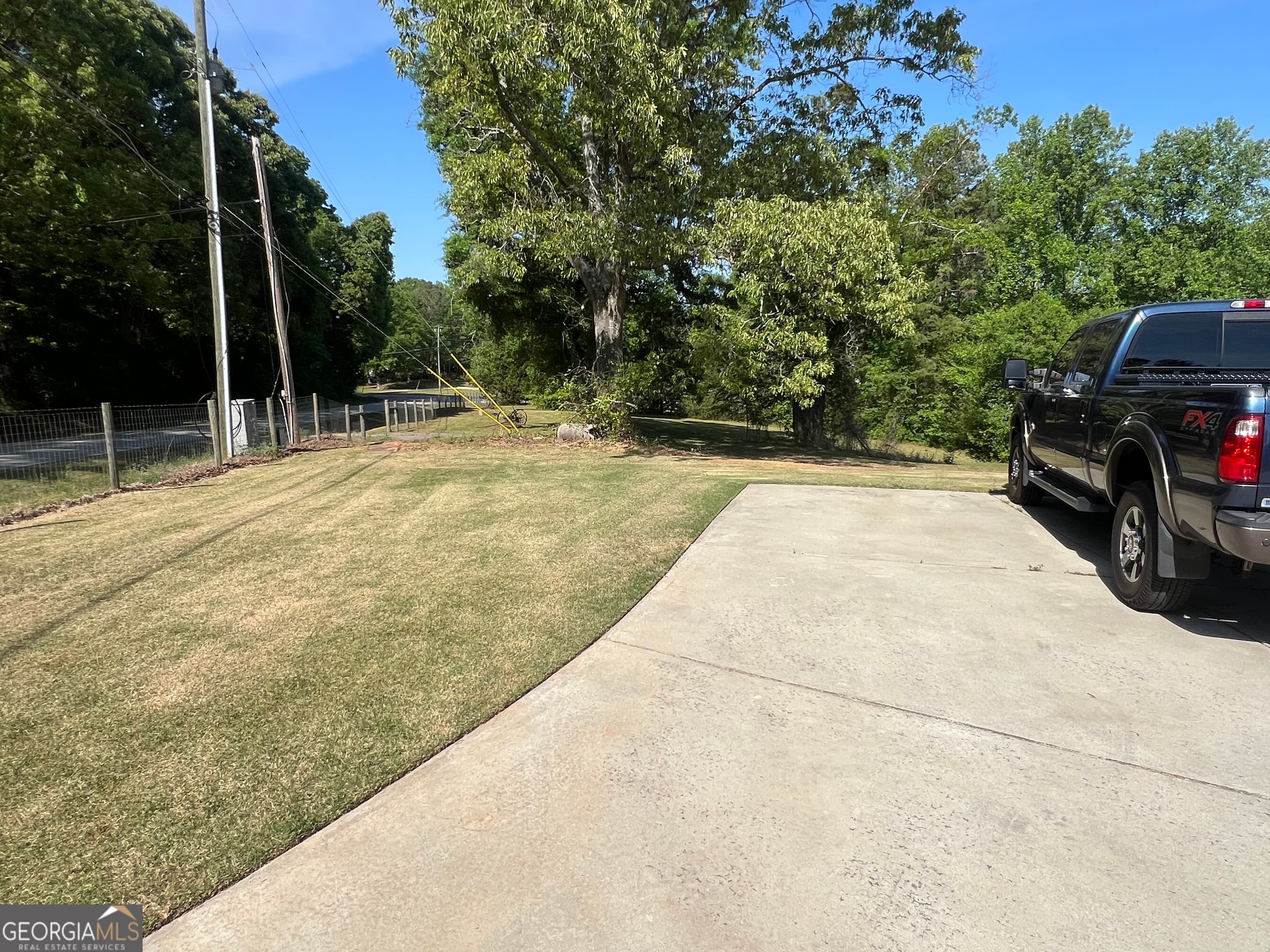 958 Hale Rd — photo 2