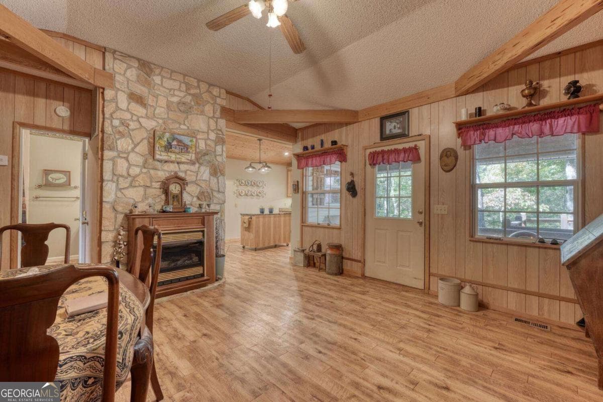 3966 Hickory Nut Dr — photo 2