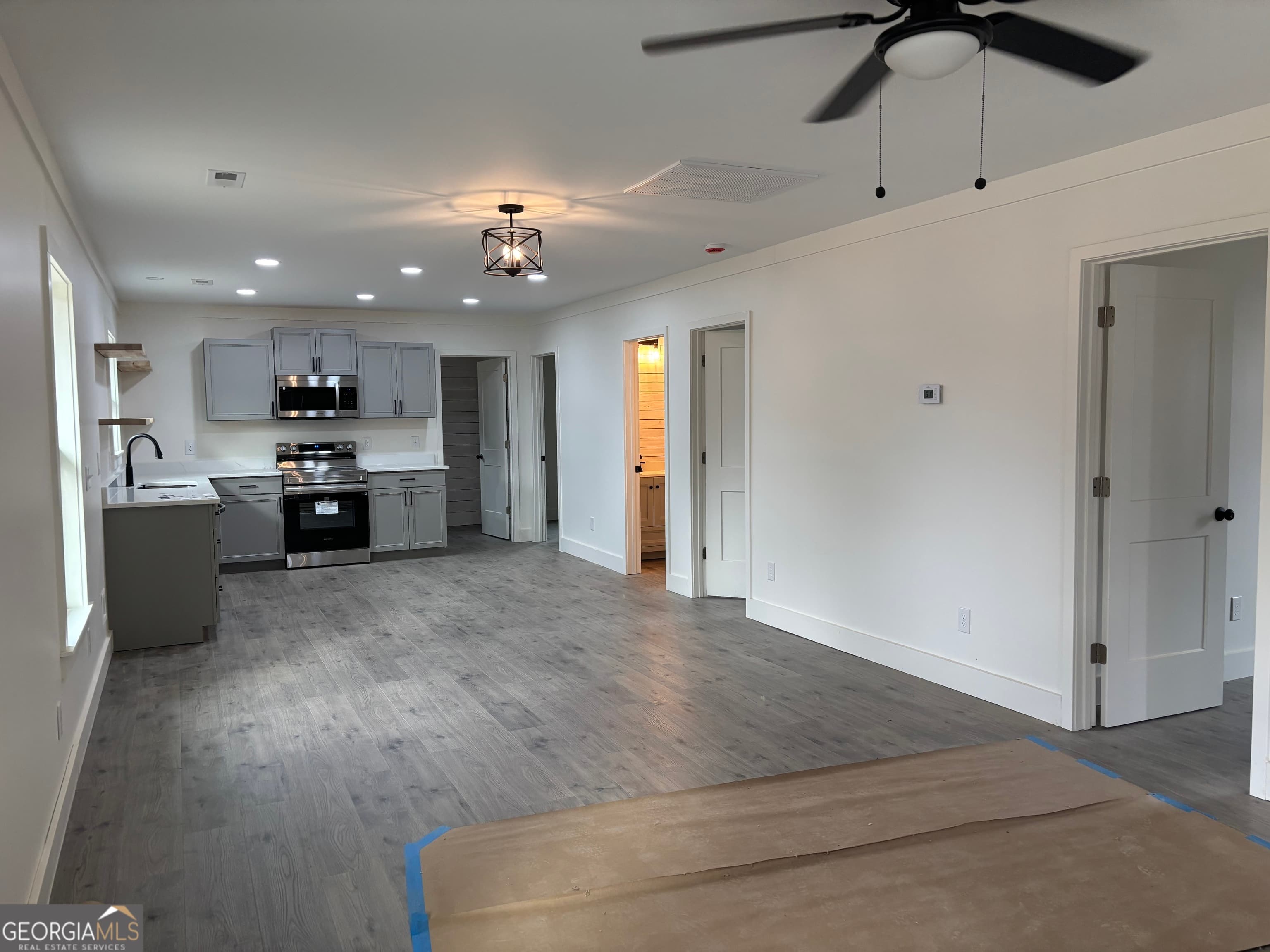 15 Alexander St — photo 2