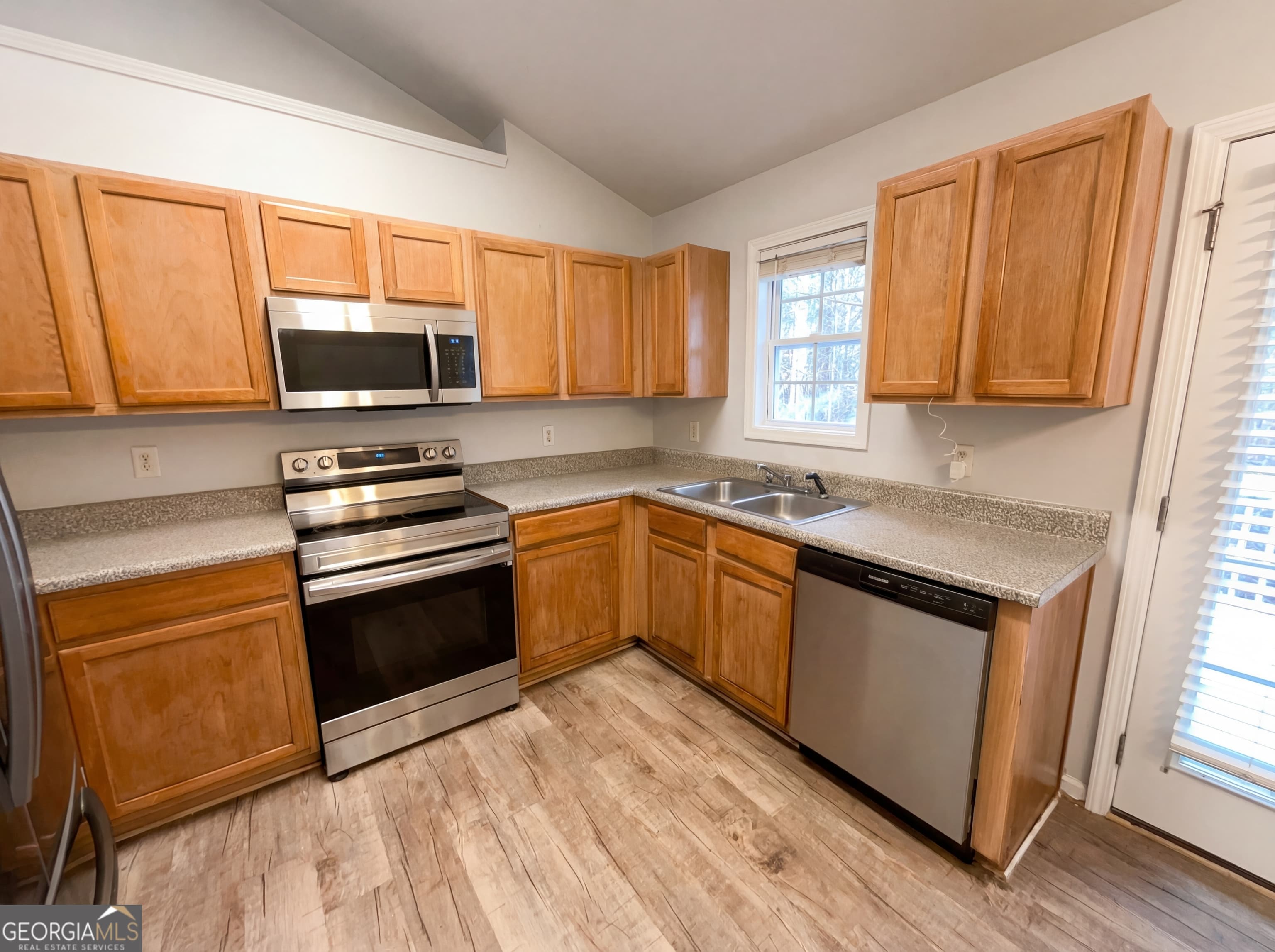 6584 Snowbird Ln — photo 2