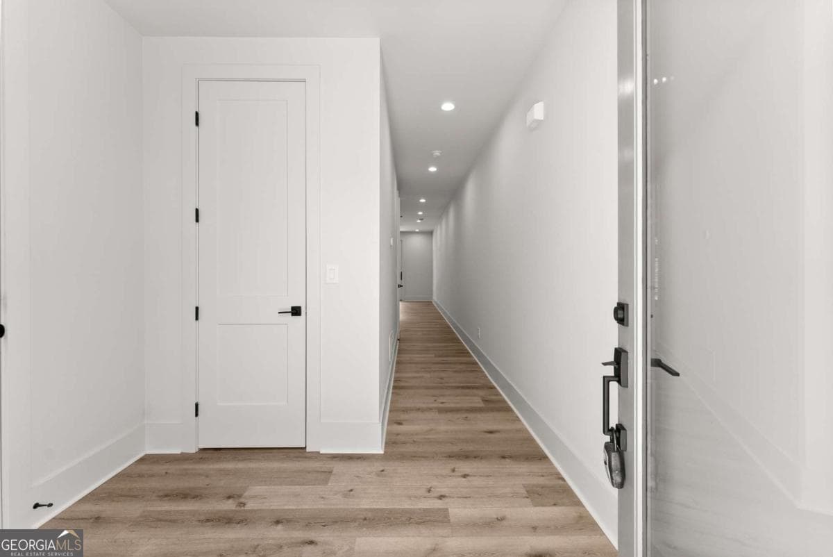 380 Forrest Ave — photo 2