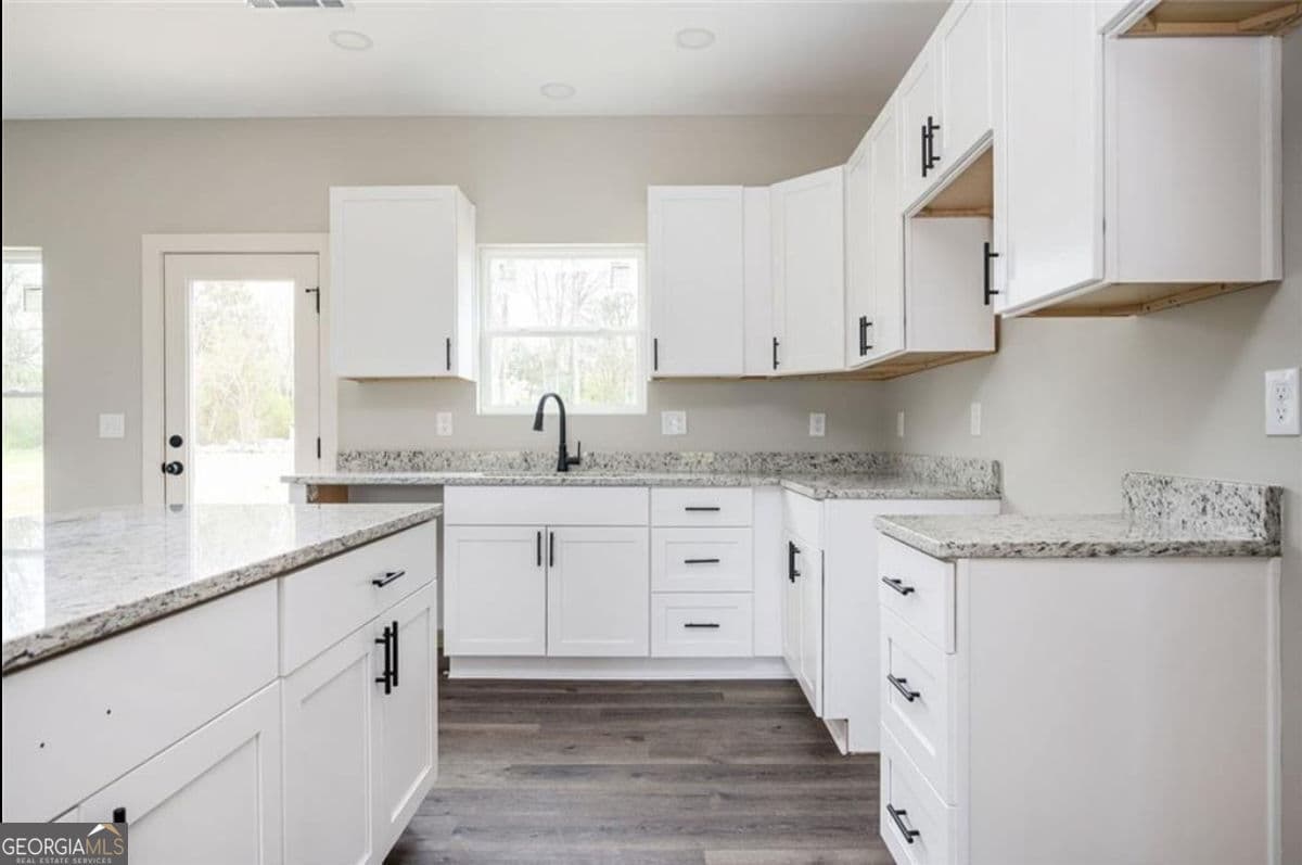 512 Branch St — photo 2