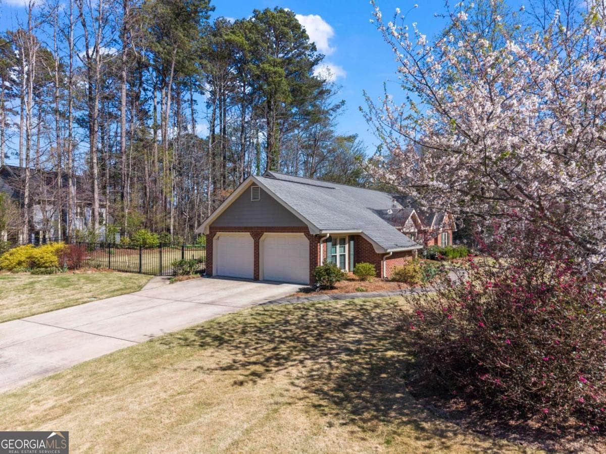 146 Lakeside Nw Dr — photo 2