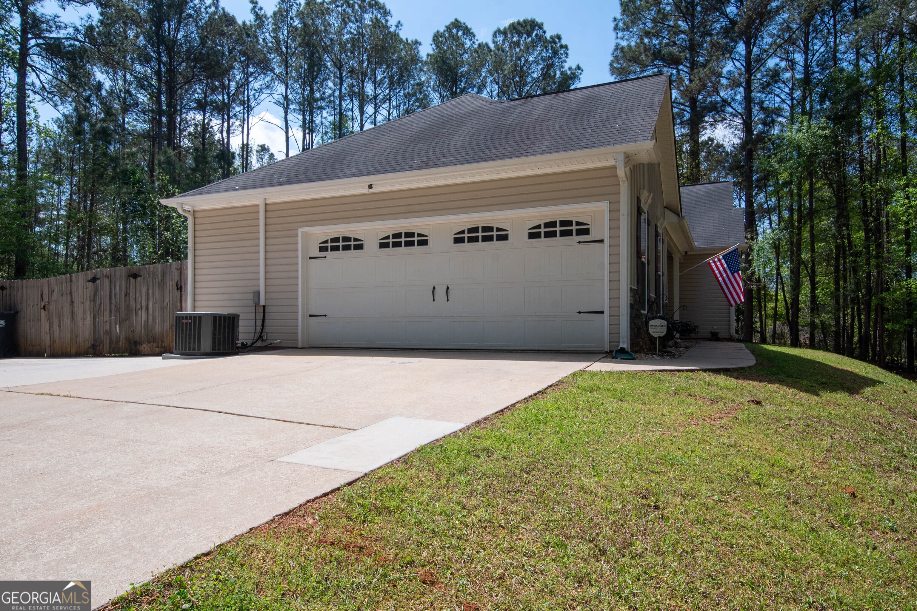 101 Philmont Ct — photo 2