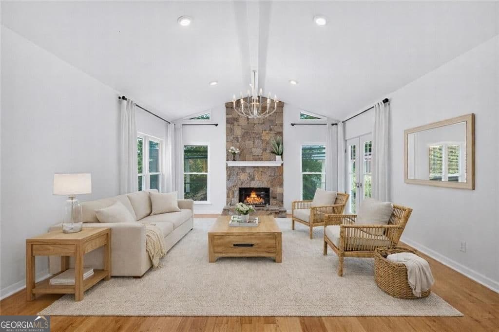 755 E Hembree Crossing — photo 2