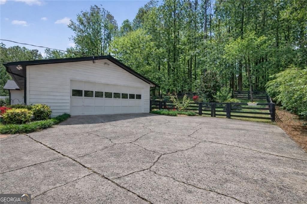 755 E Hembree Crossing — photo 31