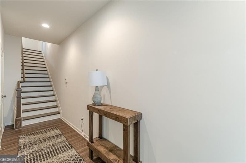 763 Dunlop Way — photo 2