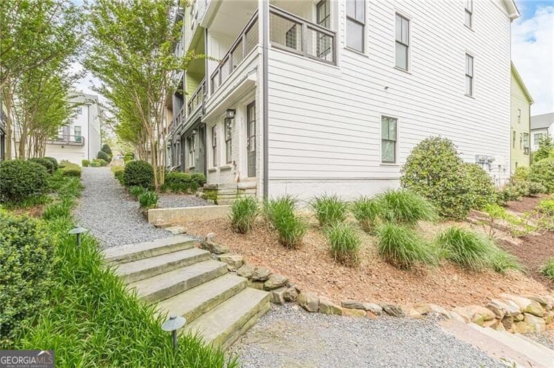 763 Dunlop Way — photo 39