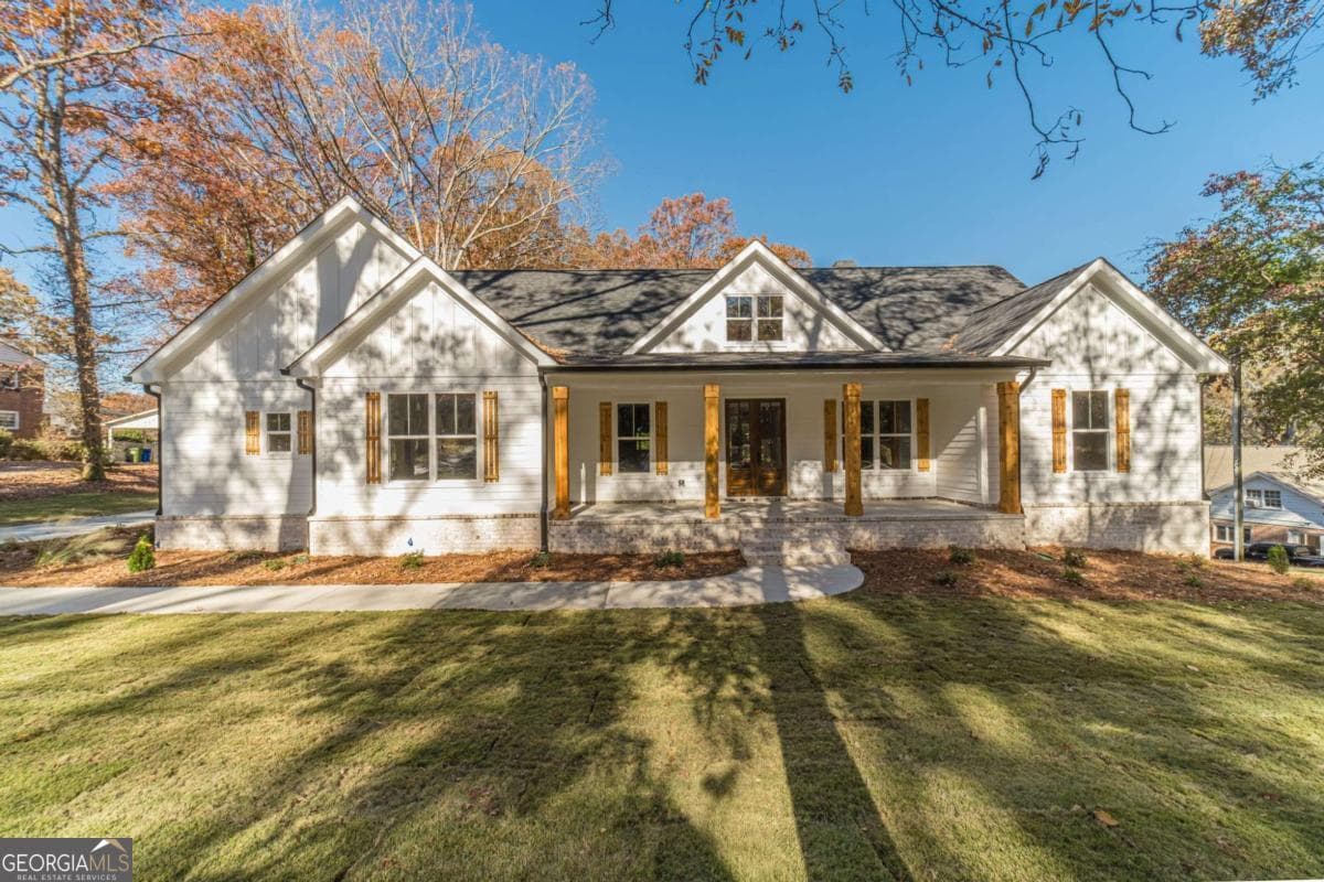 327 Pine Circle — photo 1