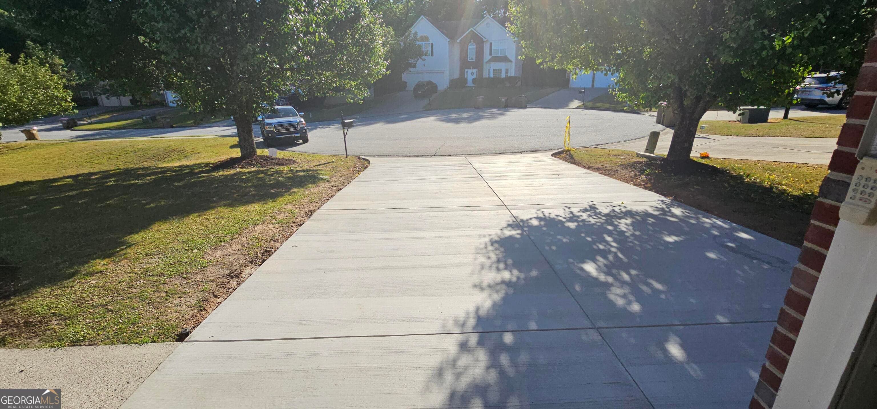 420 Blackwood Ln — photo 2