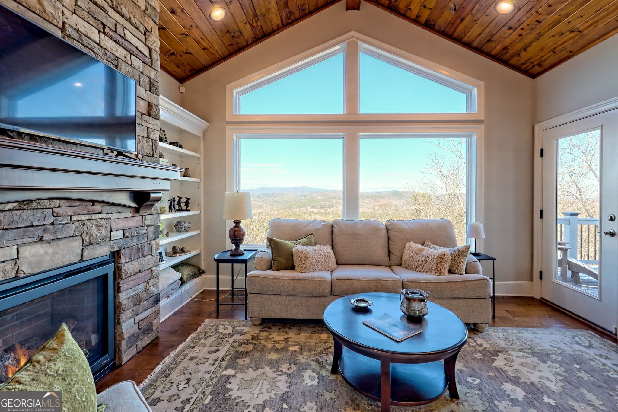 916 Arbor Dr — photo 2