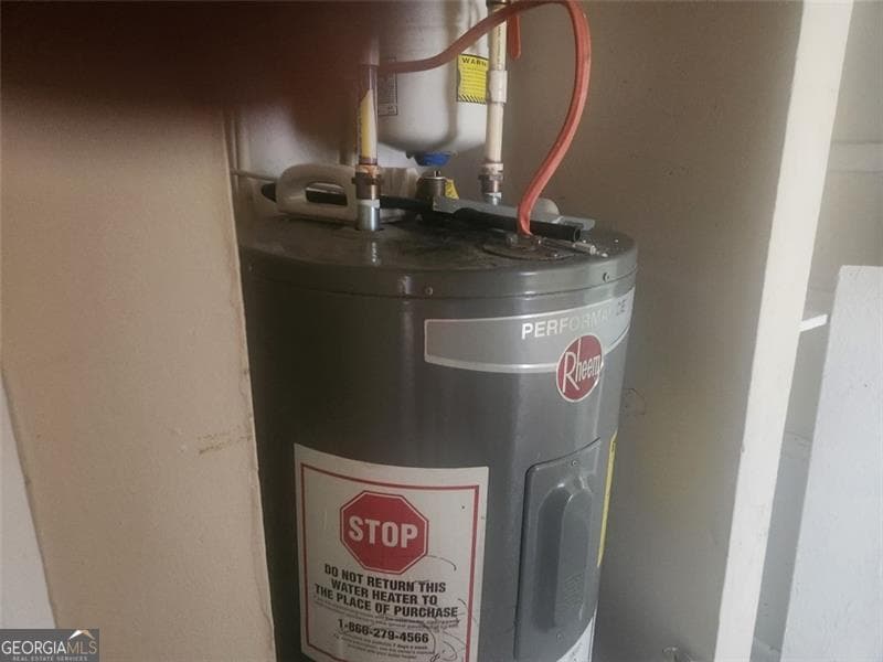 1586 Mary George Nw Ave — photo 2