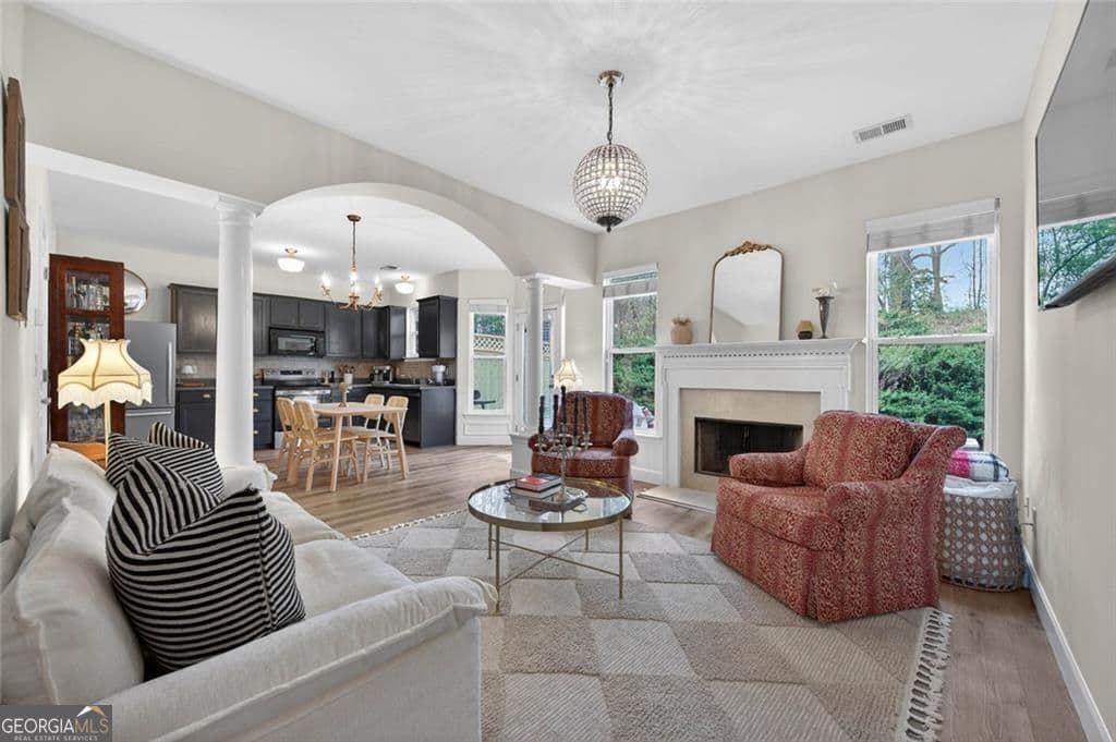 216 Parc View Ln — photo 2