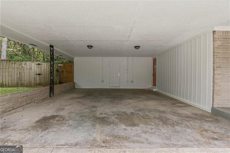 1619 Moncrief Circle — photo 2