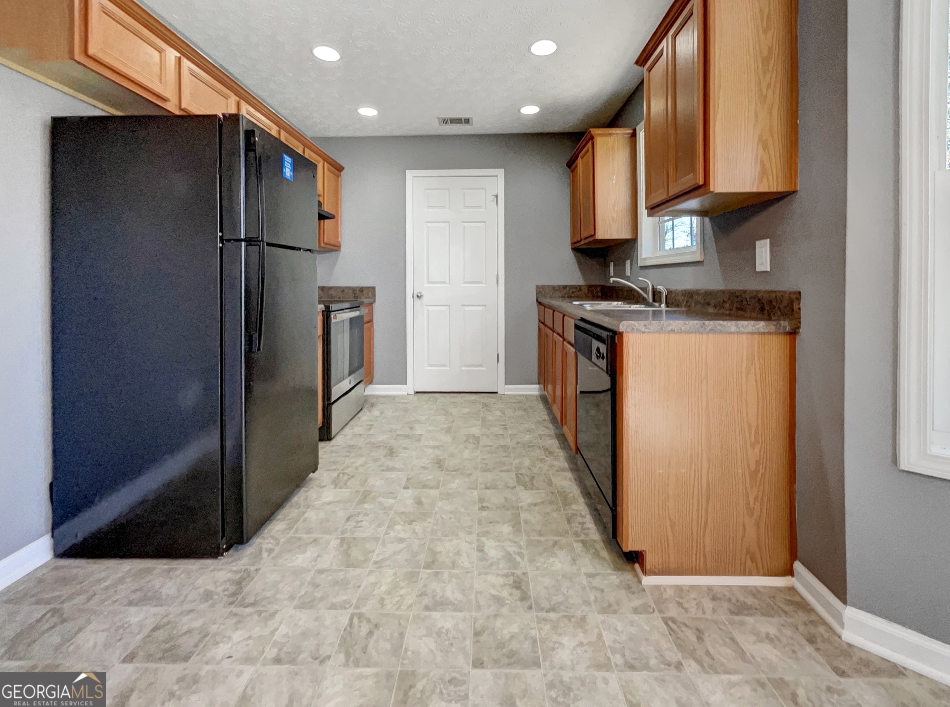 300 Majesty Dr — photo 2