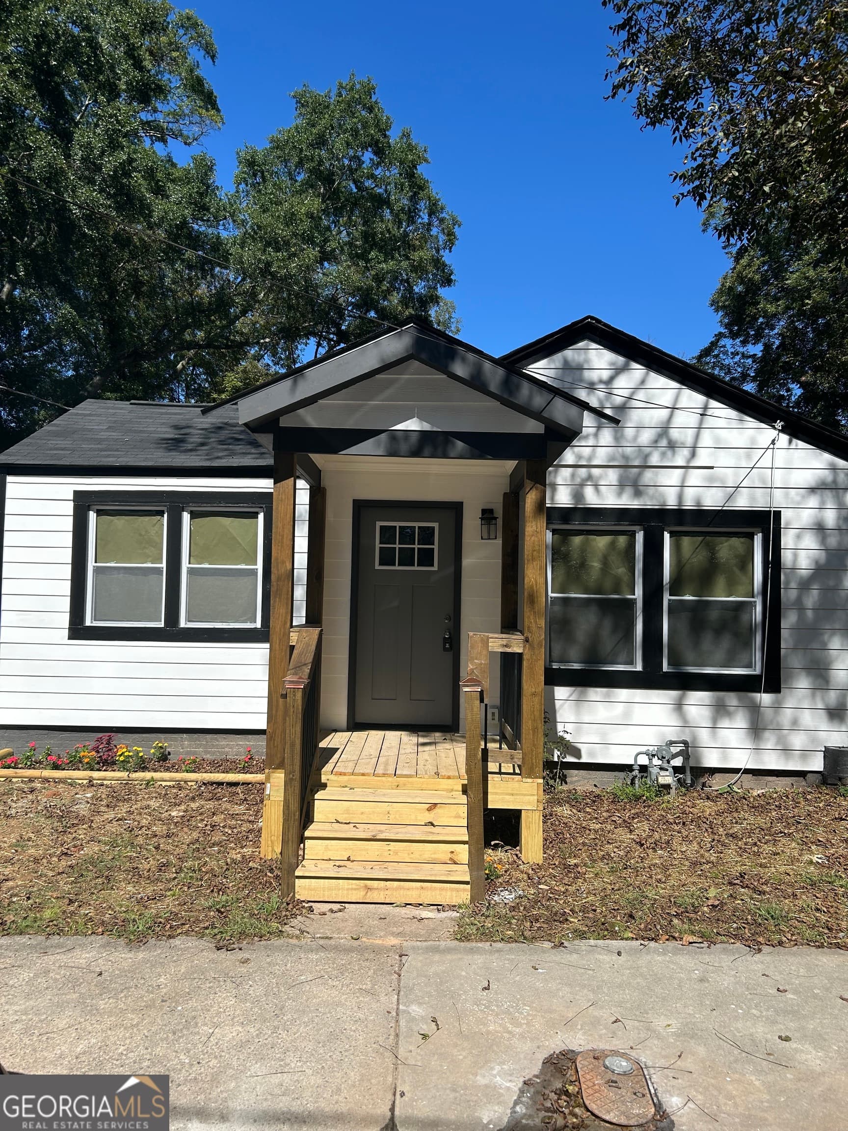 839 Neal Nw St — photo 1