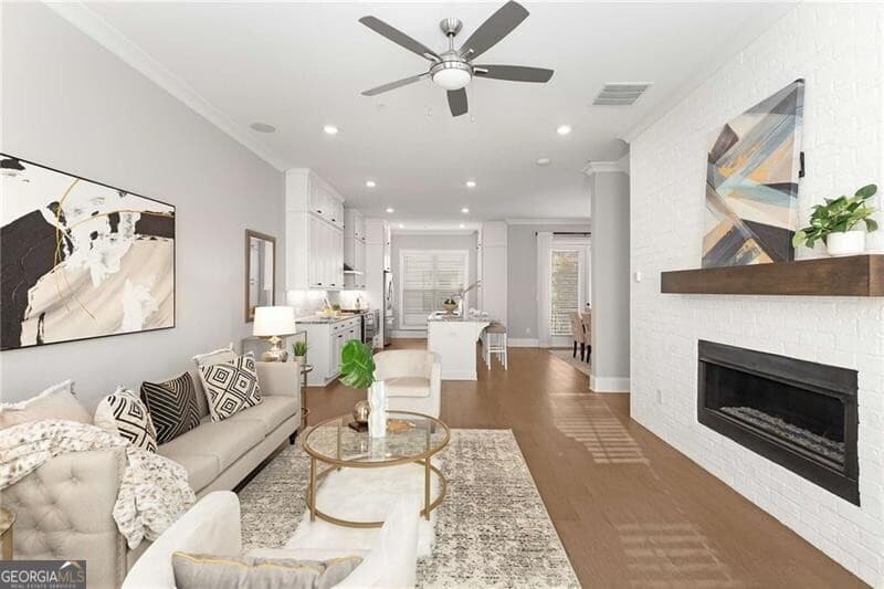 468 Burton Dr — photo 2