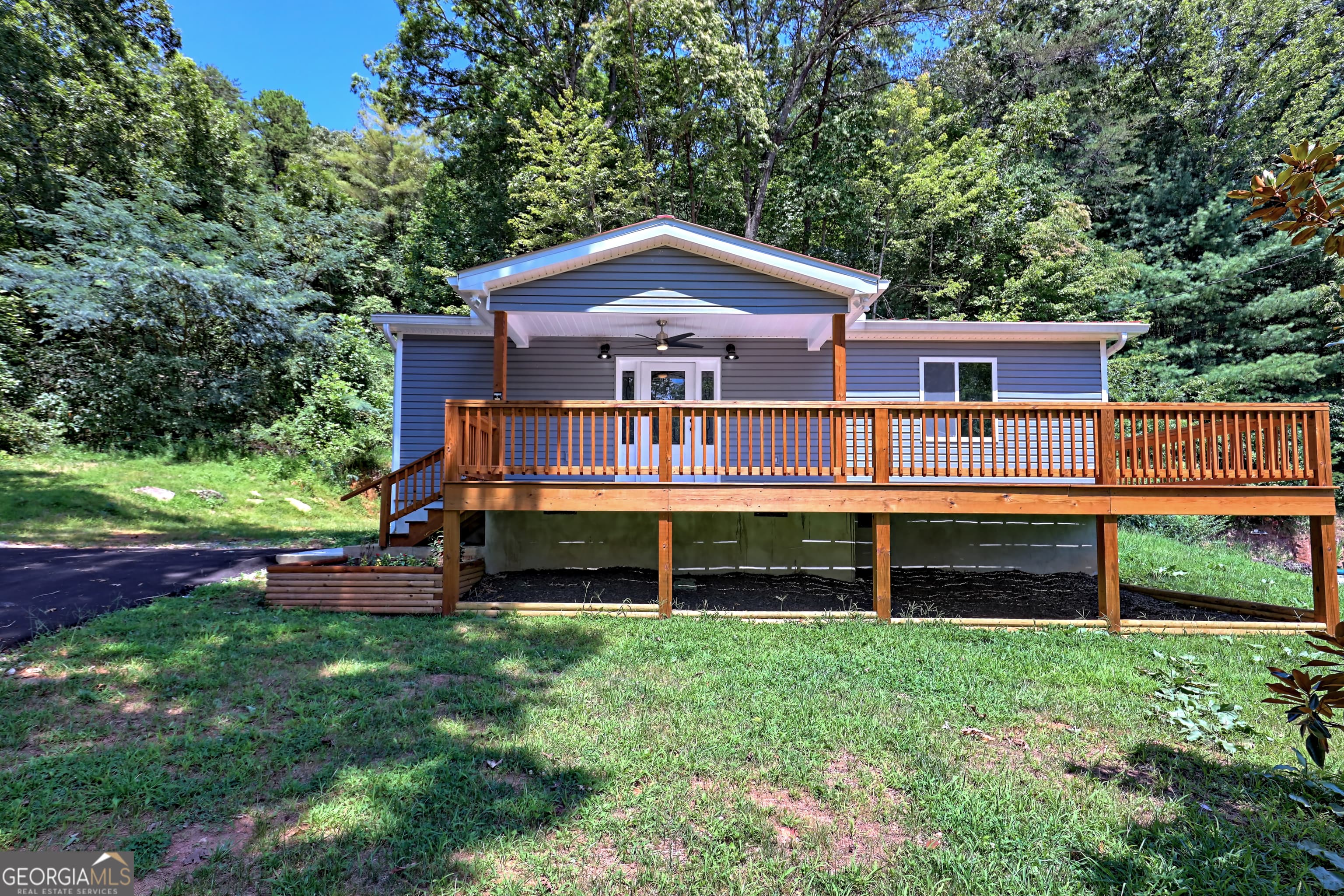 276 Dunlap St — photo 2