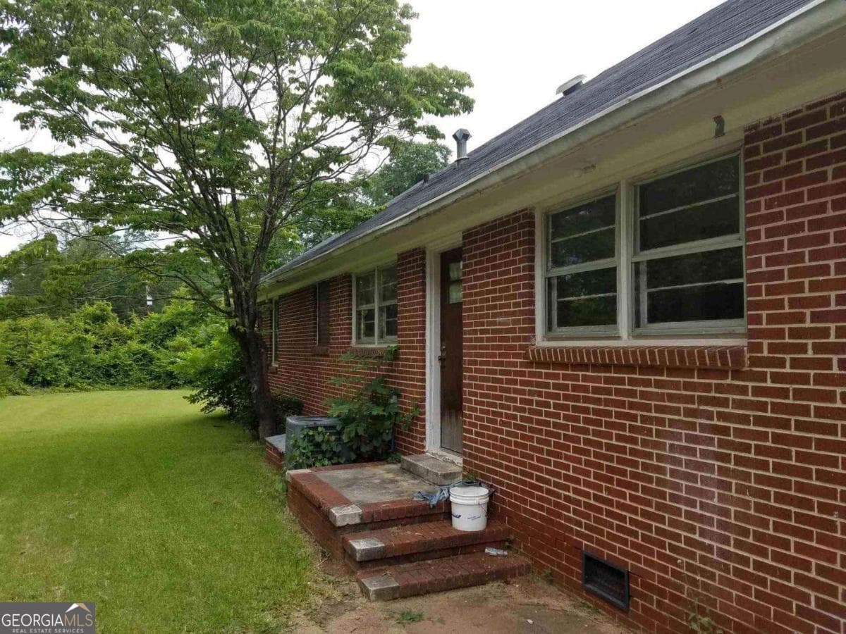 329 Mcdonough Rd — photo 2