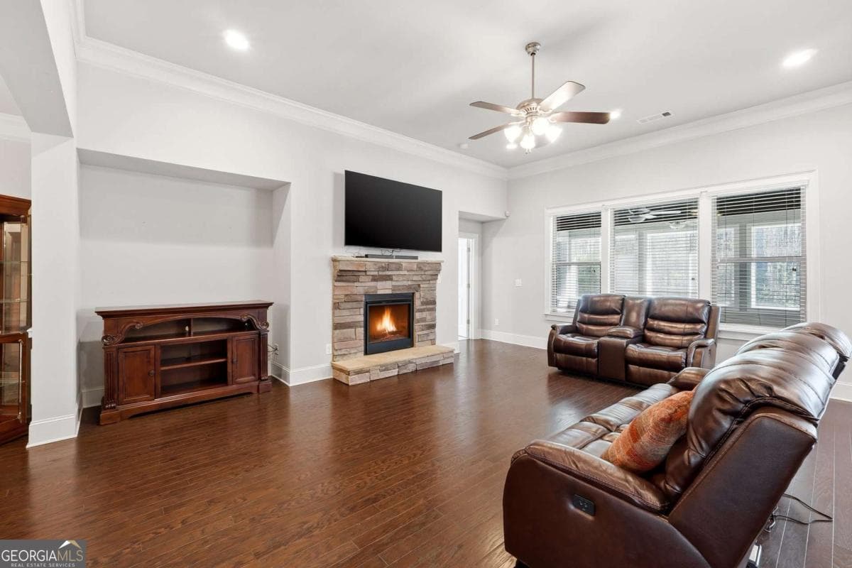 1810 Geranium Ln — photo 2