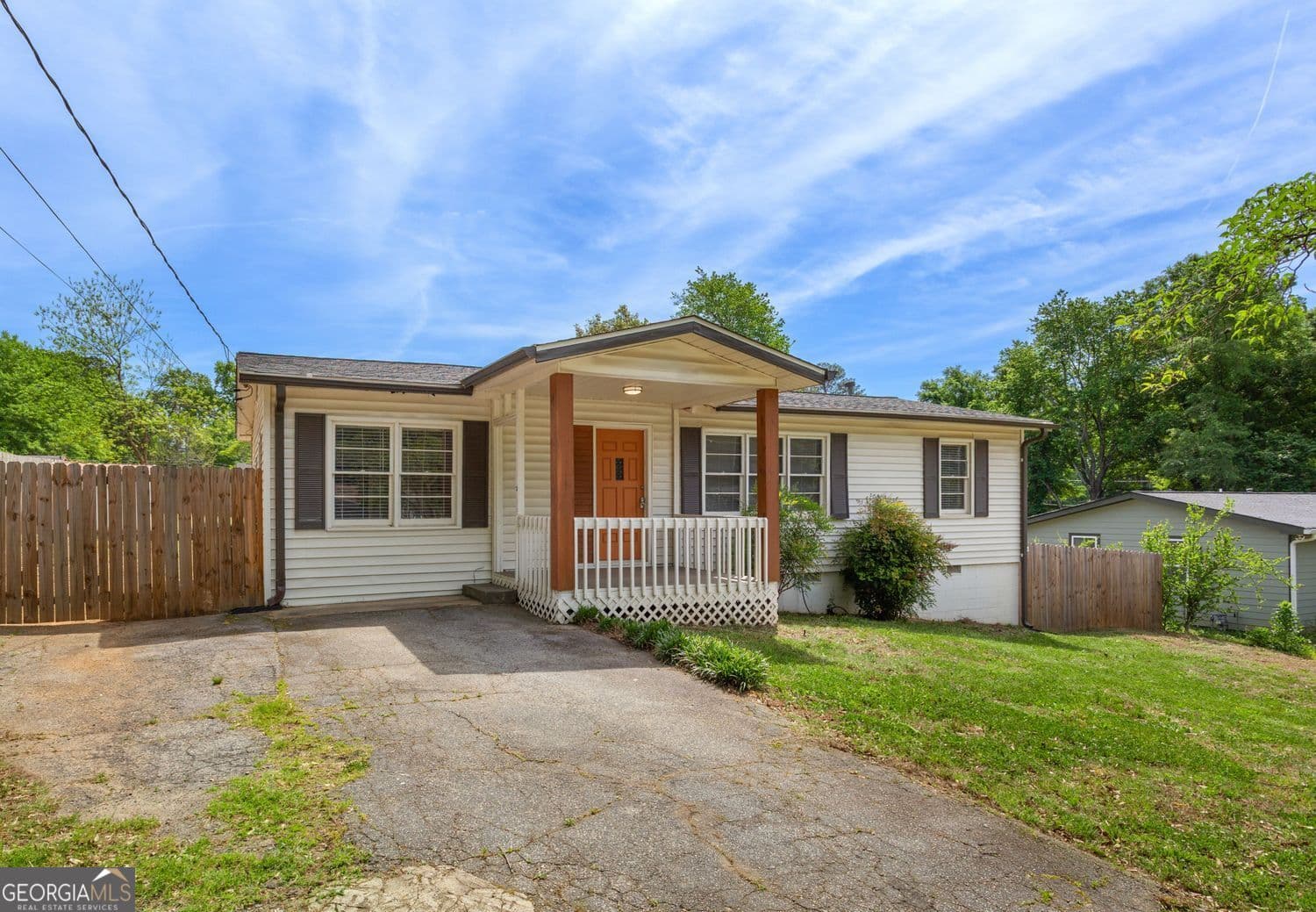 2363 Beverly Ln — photo 2