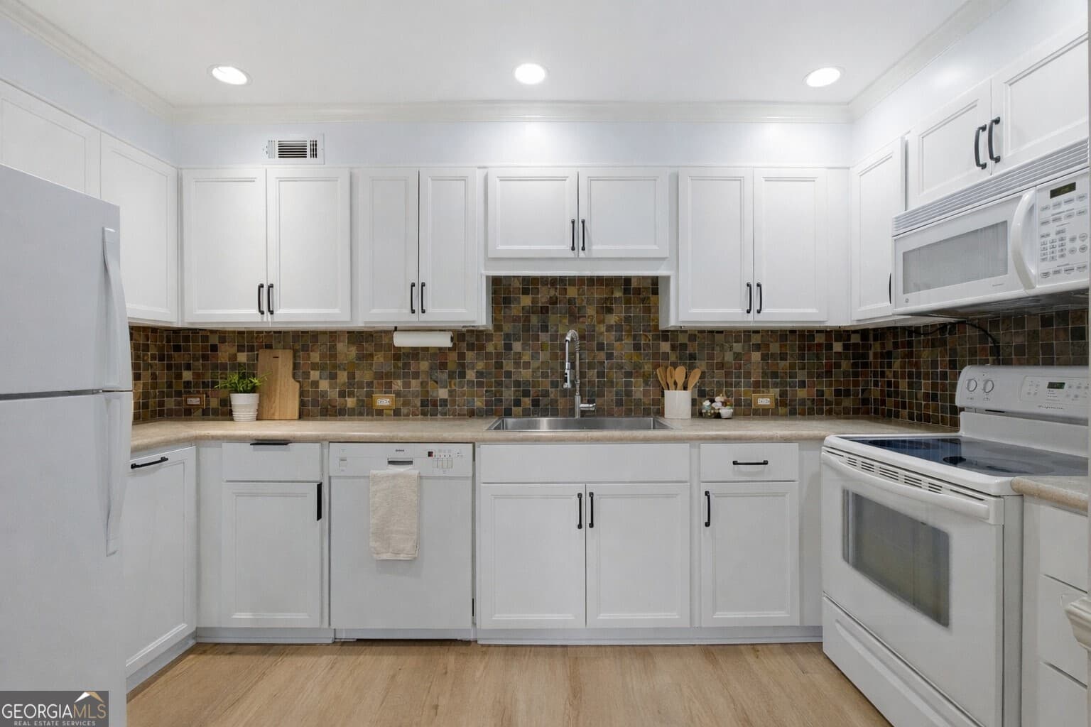 3405 Ashwood Ln — photo 2